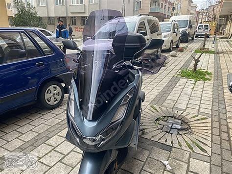 Görünüm HONDA PCX 2021 2022 2023 2024 ÖN CAM SİPERLİK TUR CAMI 79 CM