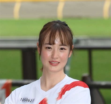 藤田菜七子騎手、結婚発表後初のsns更新「怒ってました」コンビで勝利した馬に厩舎へ会いに行くも｜よろず〜ニュース