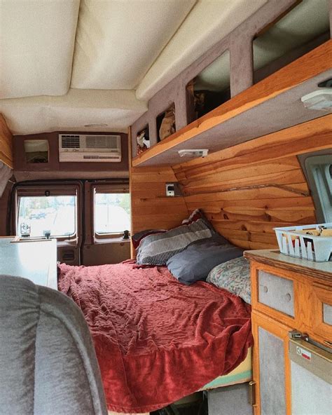 10 Amazing High-Top Van Conversions - Darién Overland