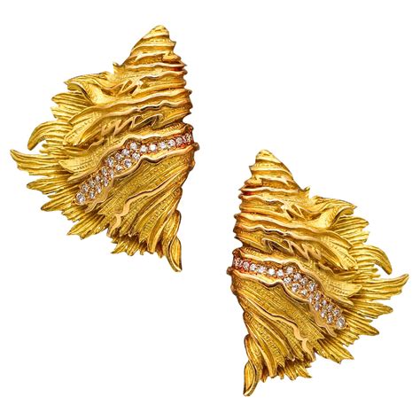 Tiffany And Co 1981 Paloma Picasso Earrings In 18kt Gold With Diamonds And Pearls For Sale At