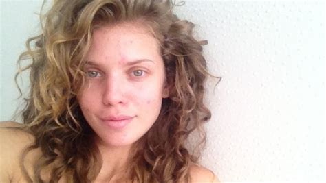 Annalynne Mccord Nie Wstydzi Si Tr Dziku Film