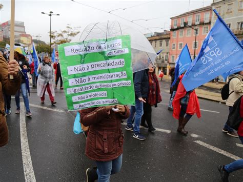 Milhares De Professores Na Manifesta O Dos Trabalhadores Da