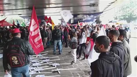 Vídeo Manifestantes Fazem Ato Contra O Governo Em Porto Alegre Rio