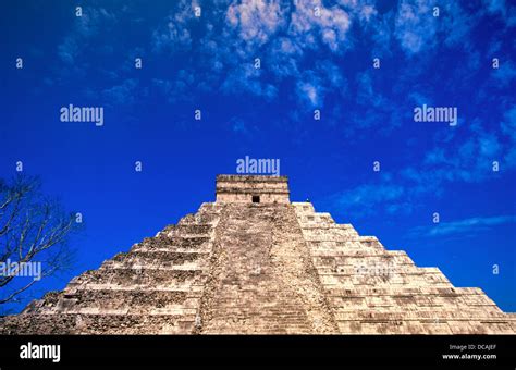 The Castle Pyramid Of Kukulcan Chichén Itzá Mexico Stock Photo Alamy