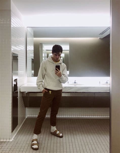 Picture of Connor Franta in General Pictures - connor-franta-1561843982