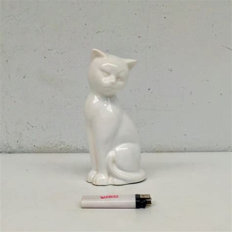 Gato Blanco De Cer Mica Vegas Alquila