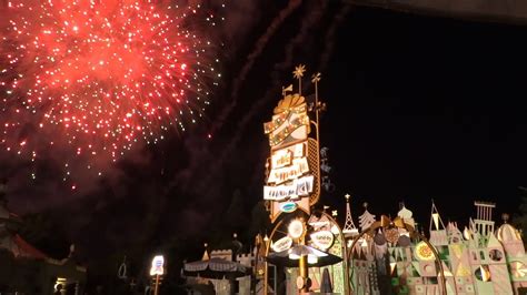 Disneyland Fireworks: Time, Schedule, and the Best Places to Watch Them - The Family Vacation Guide