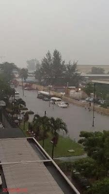 Photos From The Flood In Lagos Today