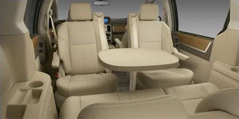 Minivans with a twist: Chrysler group introduces swivel to minivan ...