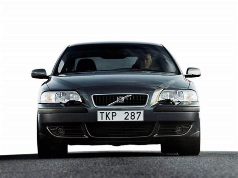 2006 Volvo S60 R Review - Top Speed