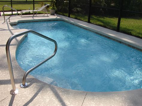 Salt Water Pool Vs Chlorine Pool Pros Cons Comparisons Sensorex