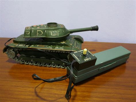 Vintage Tin toy tank, Hobbies & Toys, Memorabilia & Collectibles ...