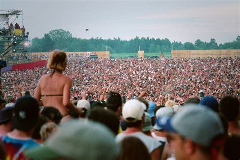 Everything You Need to Know About ‘Trainwreck: Woodstock ’99’ - Netflix ...