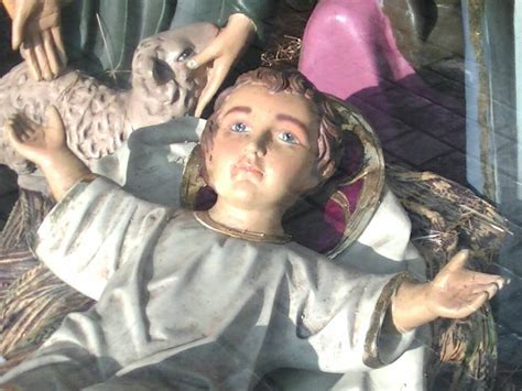 Rubata statua di Gesù da presepe davanti al Duomo di Firenze