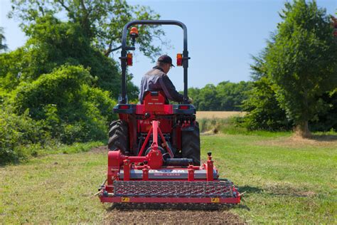 Pr Parateur De Sol Pour Tracteur Loxam