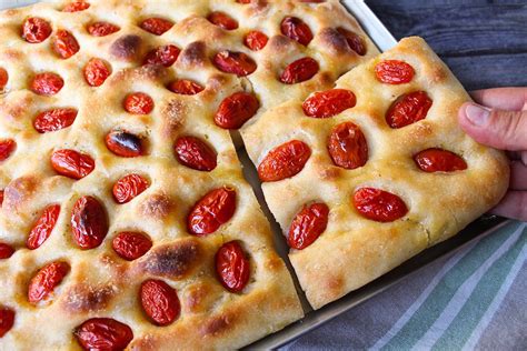 Focaccia Ai Pomodorini Con Licoli Le Ricette Di Teresa