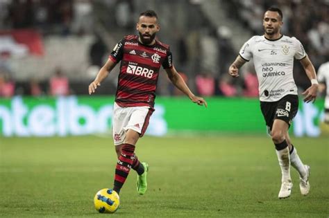 Corinthians Chega A Acordo Thiago Maia Do Flamengo