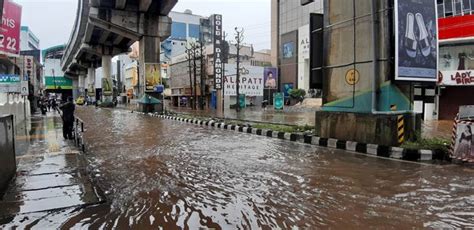 Heavy Rain Lashes Parts Of Kerala Imd Issues Red Alert For Five