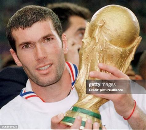 413 1998 World Cup Zidane Photos Stock Photos, High-Res Pictures, and ...