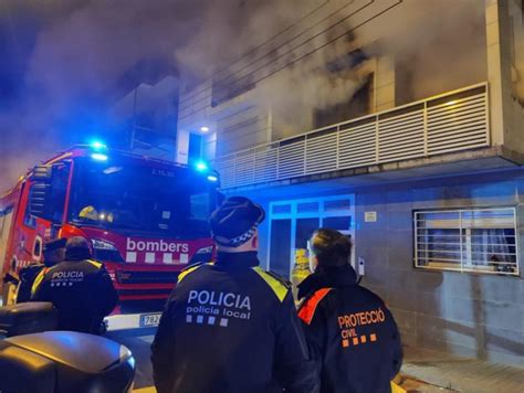 Un ferit i dinou evacuats en un incendi a Blanes Redacció Blanes