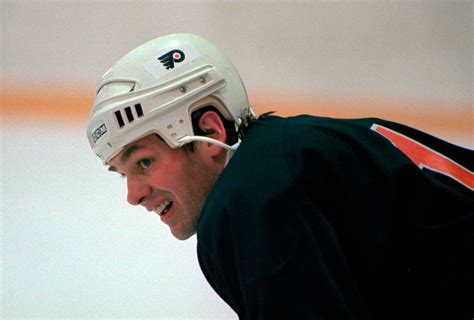 Dale Hawerchuk, Phenom in Hockey Hall of Fame, Dies at 57 - The New ...