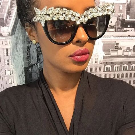 Xykgr Fashion Luxury Rhinestone Cat Eye Sunglasses Ladies Crystal