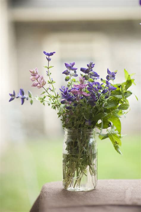 Jessica's Country Flowers: Barn wedding inspirations