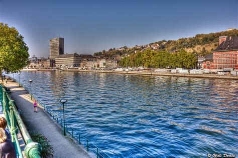 La Ville De Liege Et Ses Quartiers La Meuse A Liege Belgique