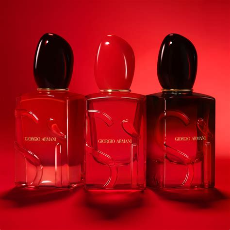 Sì Passione Red Musk by Giorgio Armani: A Smile in a Bottle ~ Fragrance