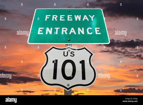 Highway 101 sign hi-res stock photography and images - Alamy