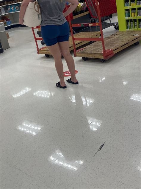 Hot Thick Blonde In Tight Shorts Spandex Leggings Yoga Pants Forum