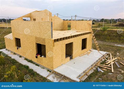 Construcci N De Una Casa Modular Nueva Y Moderna Paredes Hechas De