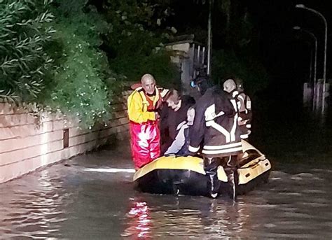 Maltempo in Sicilia il ciclone Bals non dà tregua A Sciacca le strade