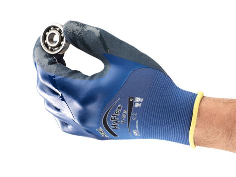 Ansell Launches New HyFlex Ultralight Duty Oil Repellent Glove For