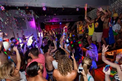 The Best Greek Islands To Visit Based On Nightlife