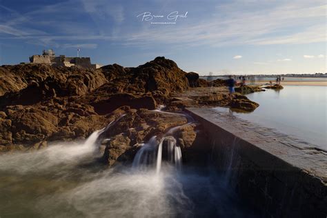 Saint Malo La Plage De L Eventail Au Pied Des Remparts De Flickr