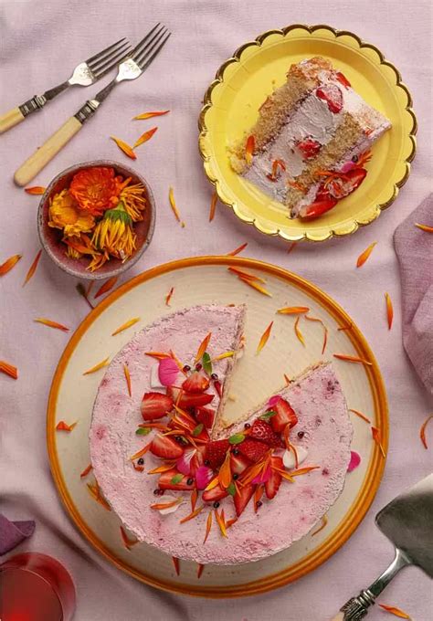 Torta De Crema Y Frutillas Harina Selecta