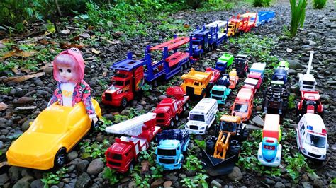 Mobil Truk Towing Panjang Penuh Dengan Mainan Mobil Mobilan Truk Molen