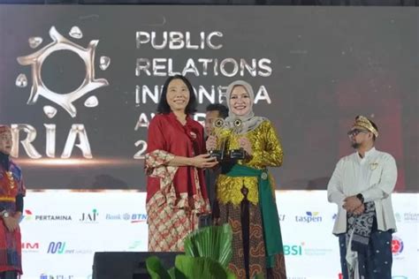 Kembali Torehkan Prestasinya Di Panggung Pria Awards 2024 PLN Icon