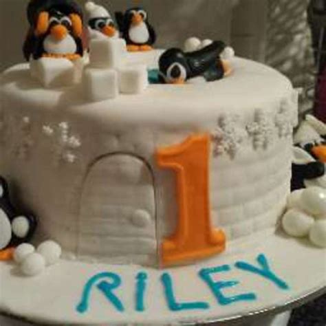 Penguin Cake - CakeCentral.com