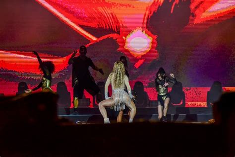 Rita Ora Sexy On Stage Hot Celebs Home