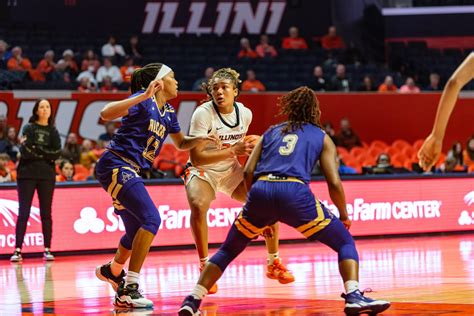 Illinois Womens Basketball Falls Short In Big Ten Opener To No 5