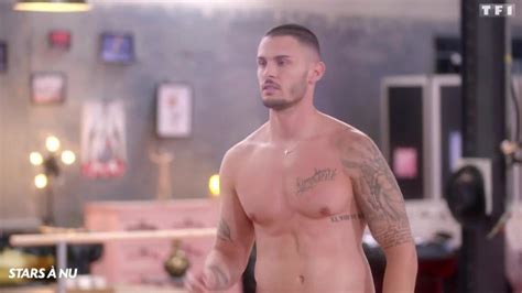 FEMME ACTUELLE Stars à nu Baptiste Giabiconi affiche son corps de