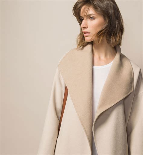 Catálogo para mujer Massimo Dutti Otoño Invierno 2016