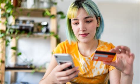 What Is an Outstanding Balance on a Credit Card? - NerdWallet