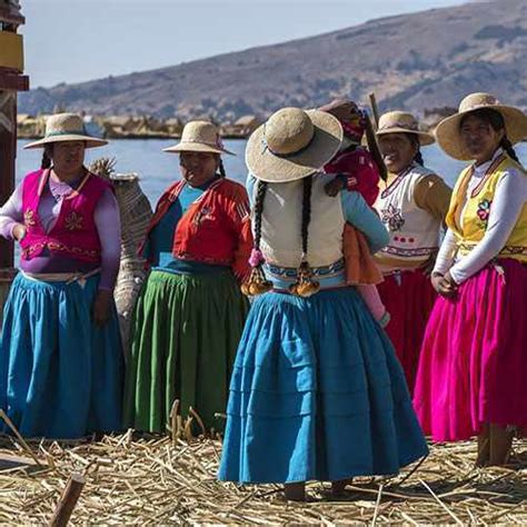 Tour Islas Uros Taquile y Amantani Viajes en Puno Perú