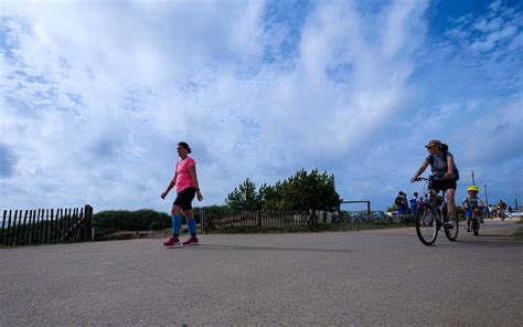 Gx Tharon Plage Front De Mer Daniel Gu Rin Flickr