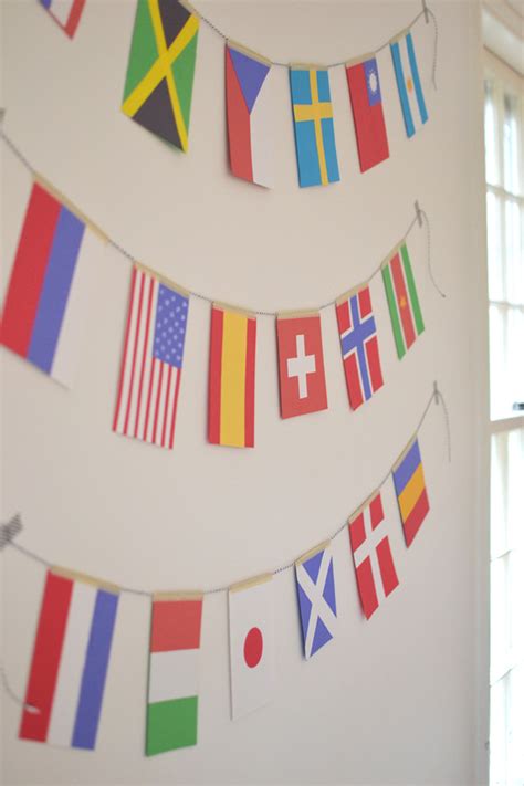 Make World Flag Garland Artbar