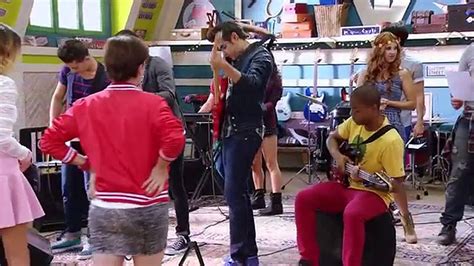 Violetta Momento Musical Los chicos cantan Es mi pasión video Dailymotion