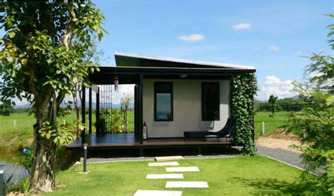 แบบบ้านกลางทุ่งนา | Village house design, Beach house design, Farmhouse ...